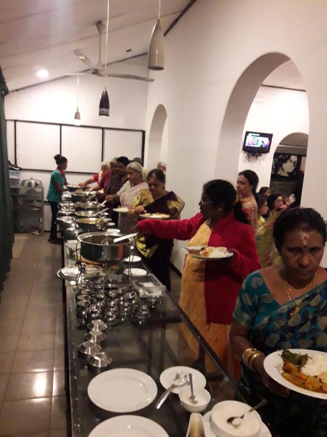 Jayasinghe Holiday Resort Катарагама Экстерьер фото
